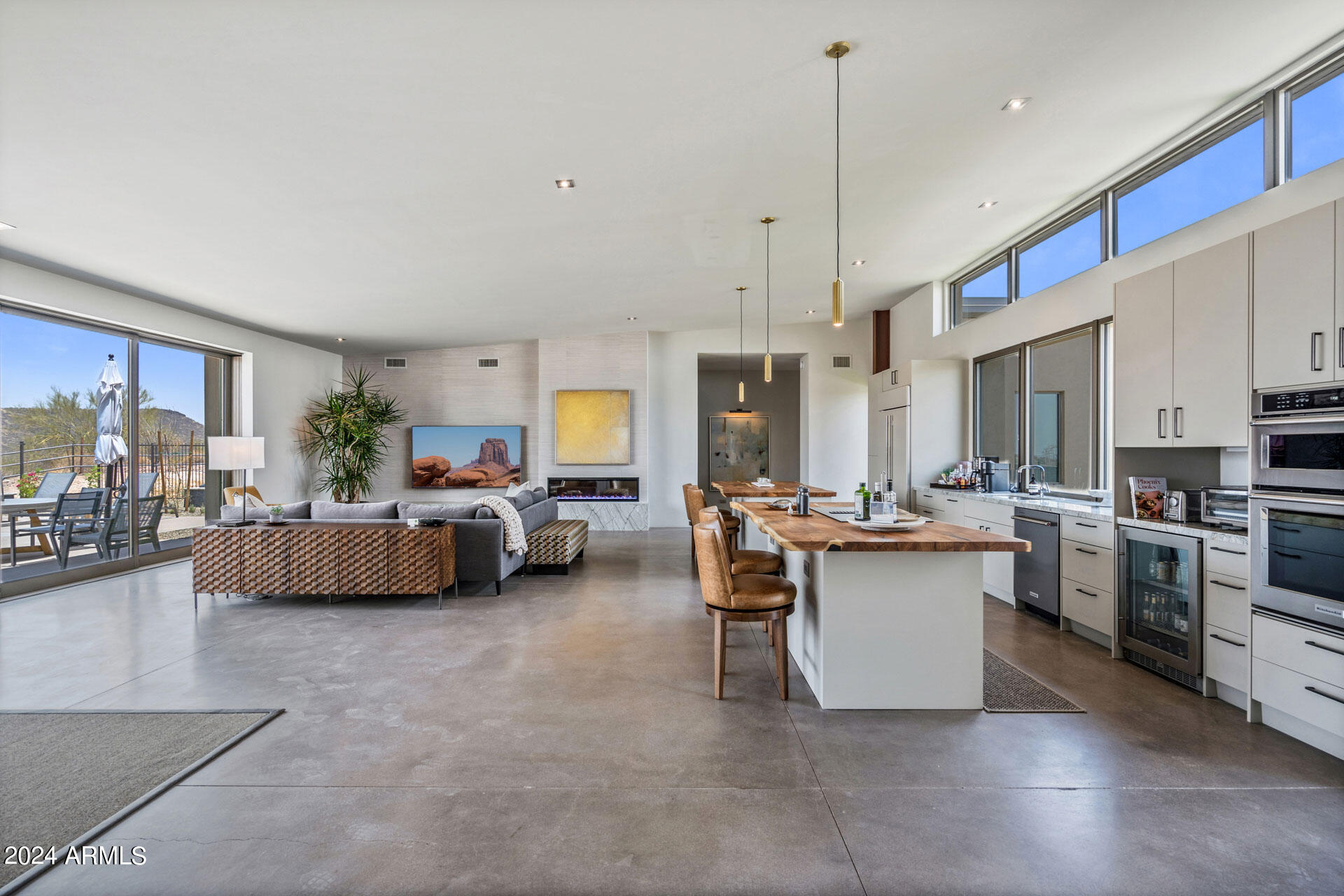 15322 N Sandy Blf Road