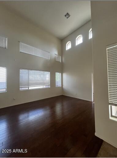 576 E JULIAN Drive