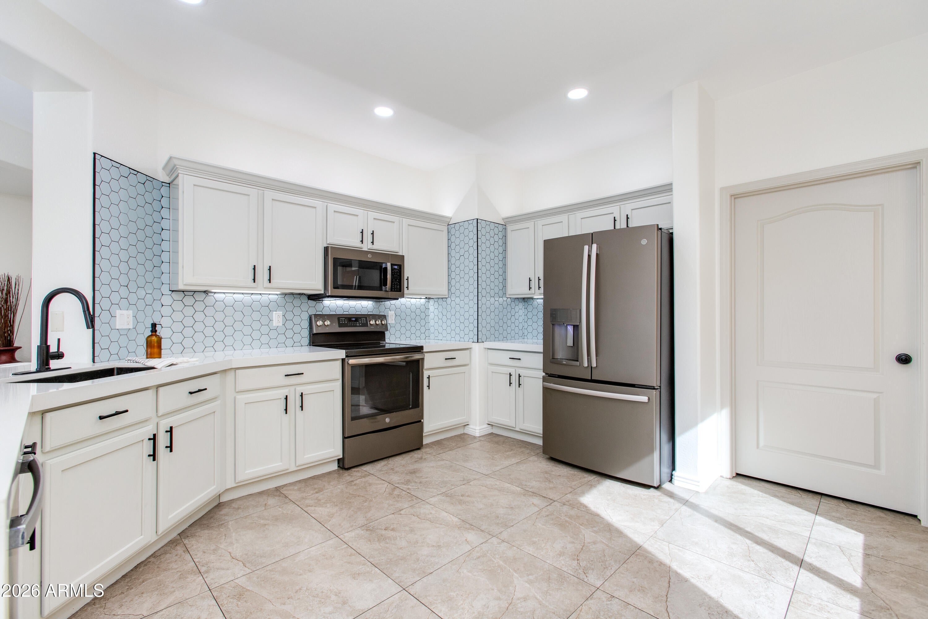 8242 S HIDDEN TRAIL Court