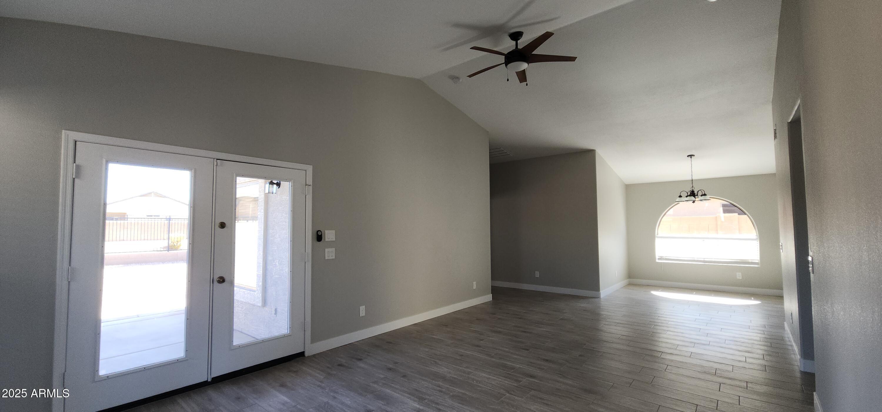 911 E LOVEGRASS Drive