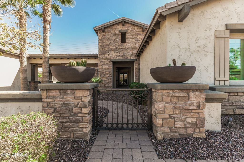 Photo of 4675 S Banning Drive, Gilbert, AZ 85297 (MLS # 6969753)