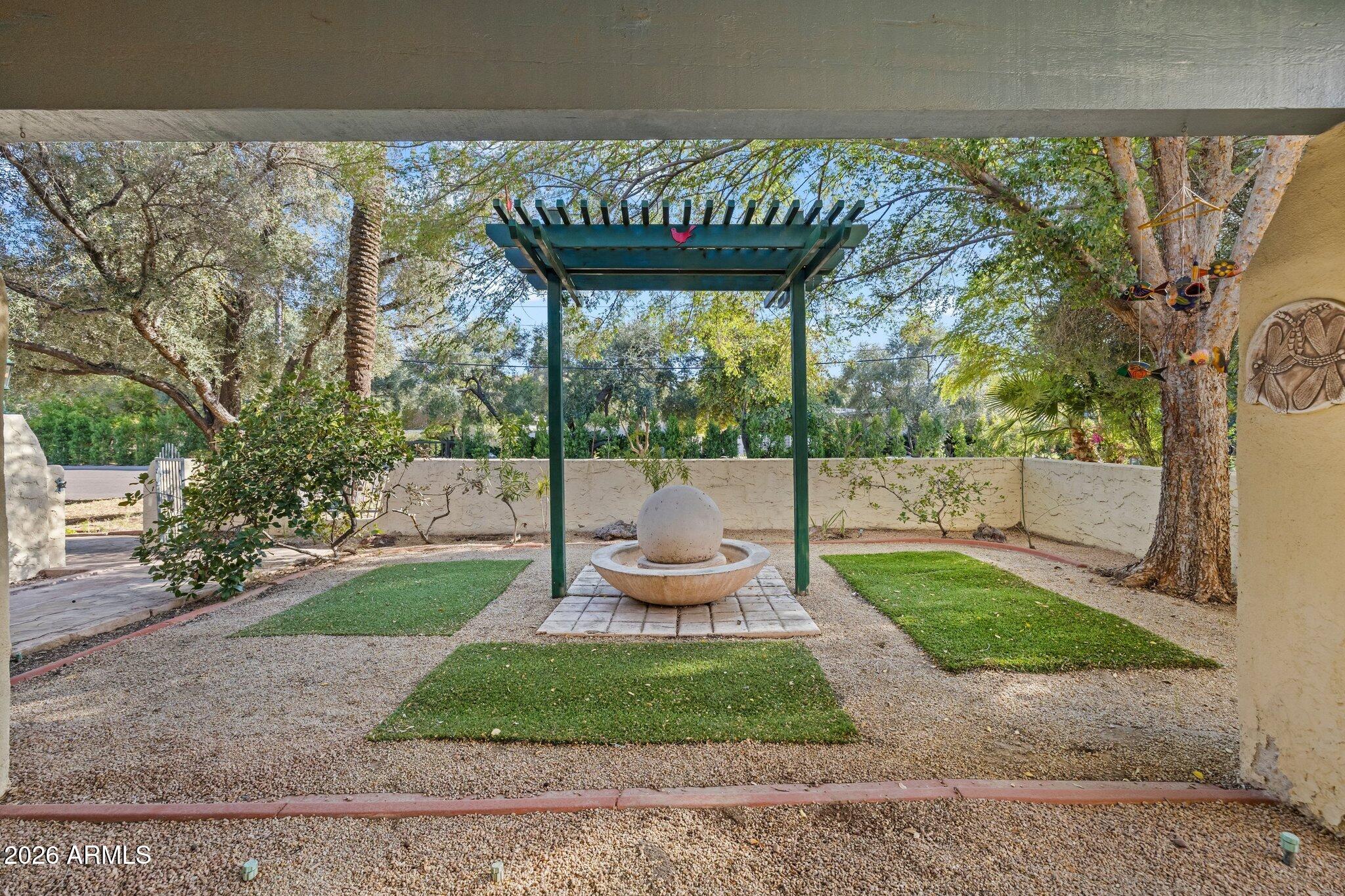 14 E ORANGEWOOD Avenue