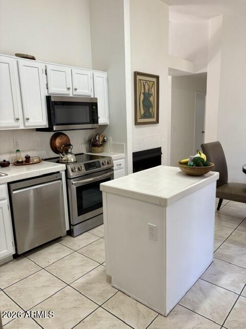 1833 E BLUEFIELD Avenue