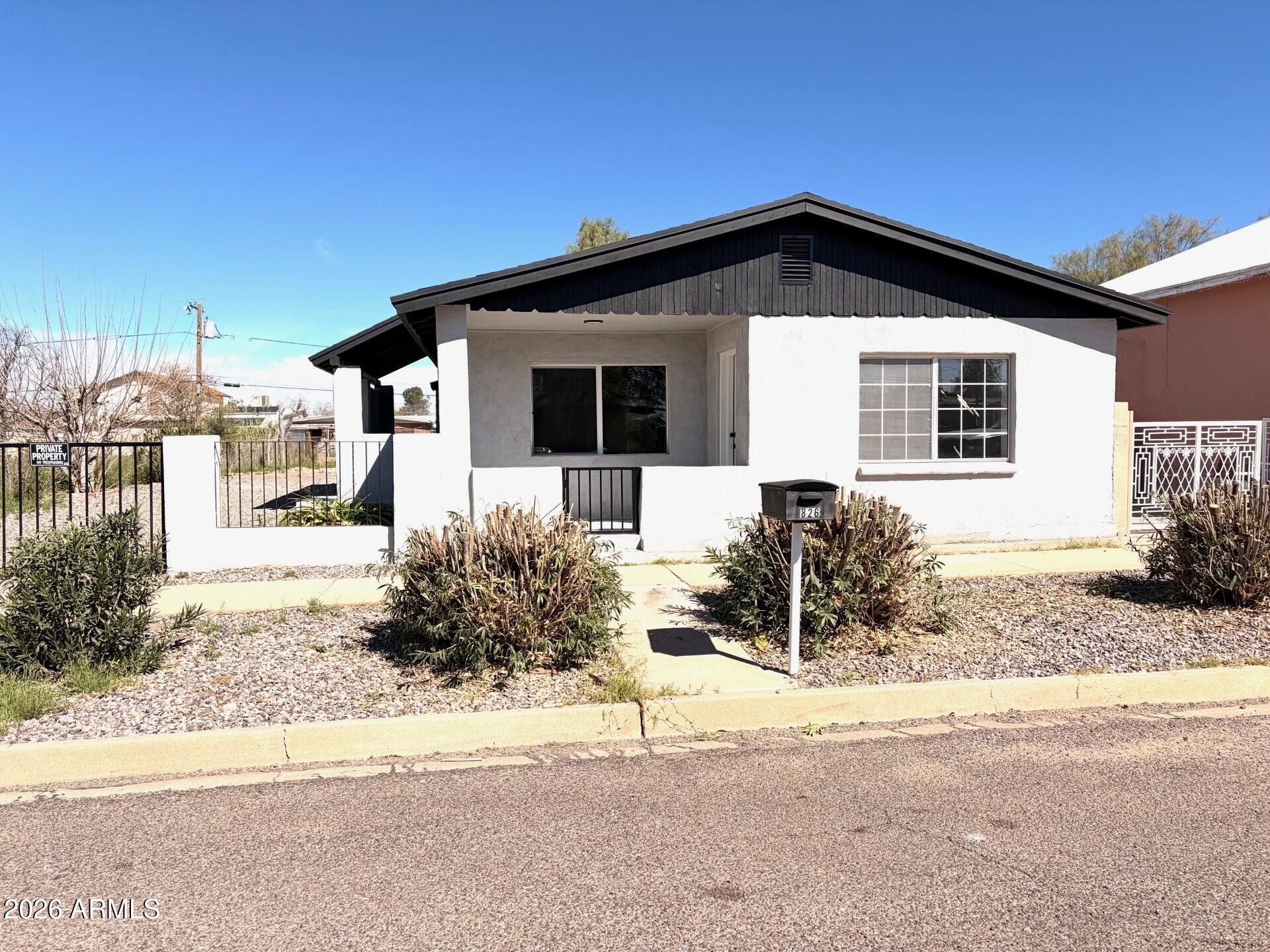 DOUGLAS - Residential