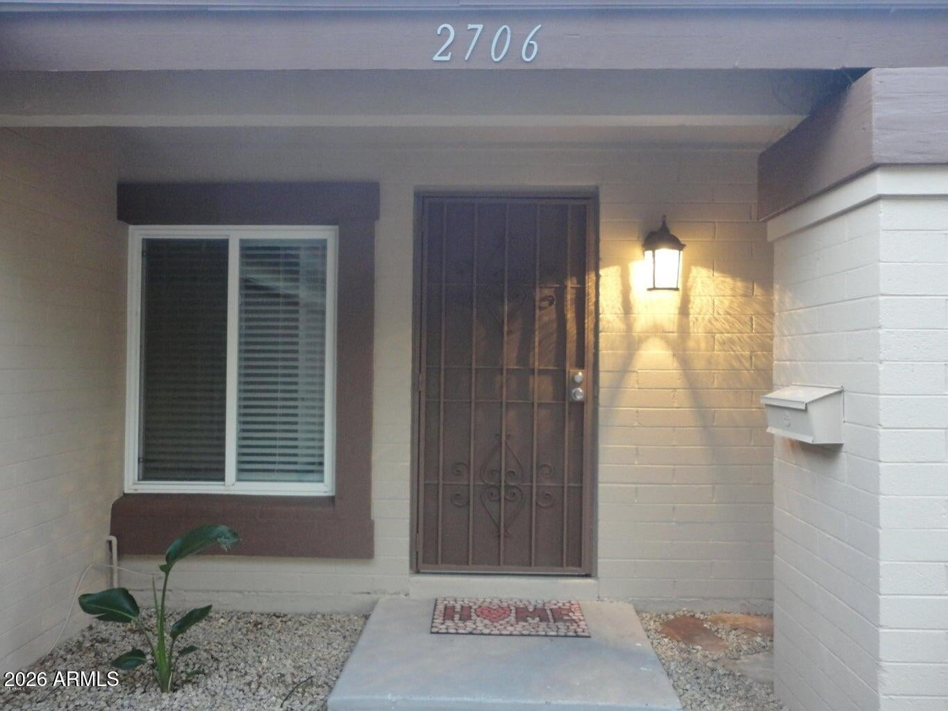 2706 E SYLVIA Street
