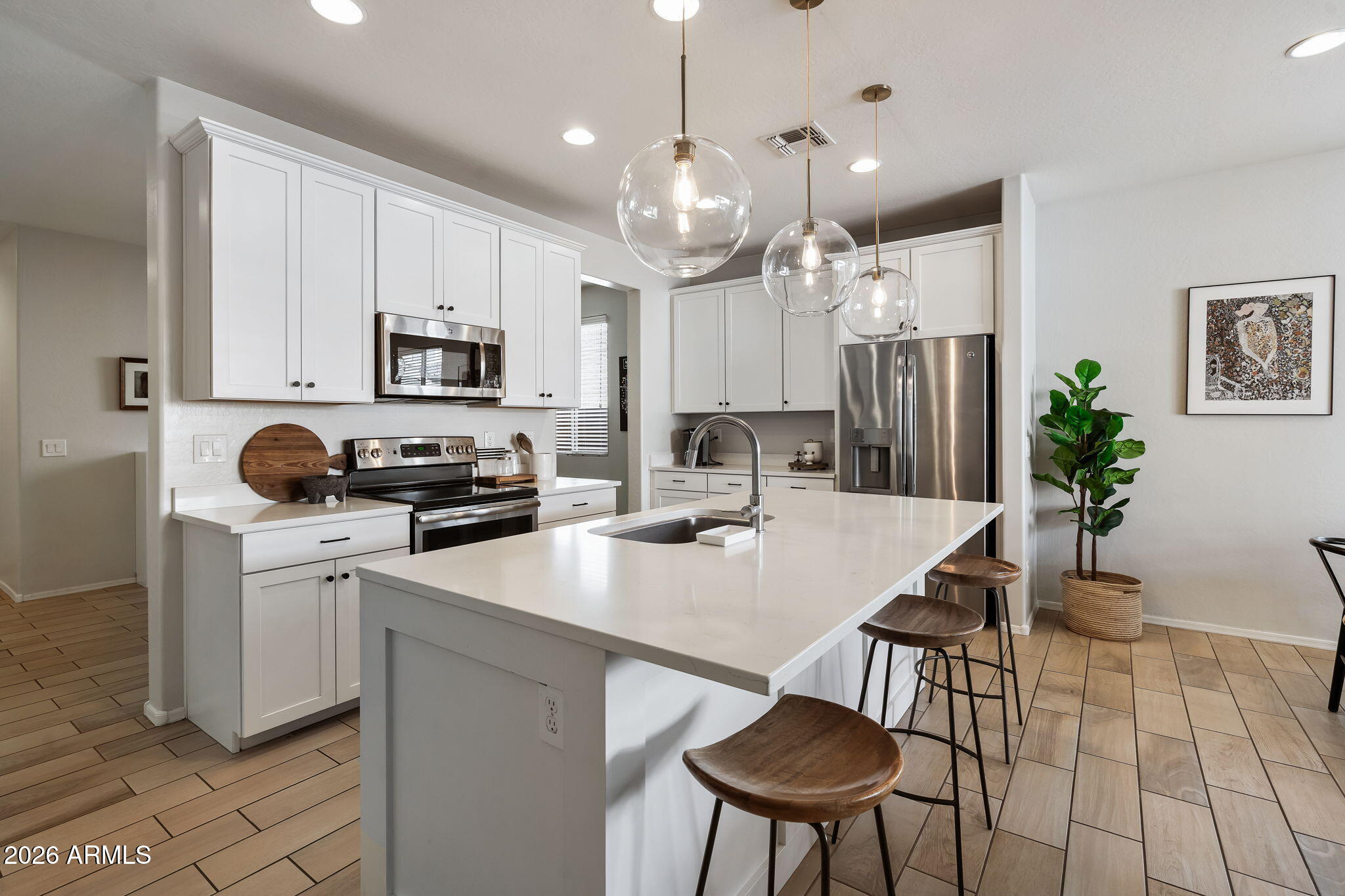 4822 W ST ANNE Avenue