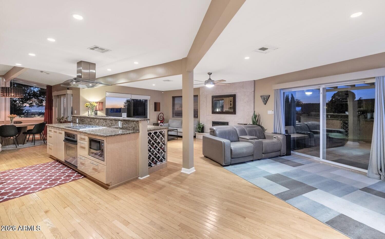 Phoenix, Arizona, 85020, United States, 2 Bedrooms Bedrooms, ,2 BathroomsBathrooms,Residential,Active,2012213