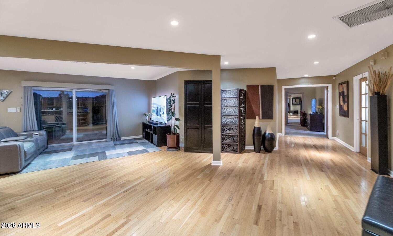 Phoenix, Arizona, 85020, United States, 2 Bedrooms Bedrooms, ,2 BathroomsBathrooms,Residential,Active,2012213