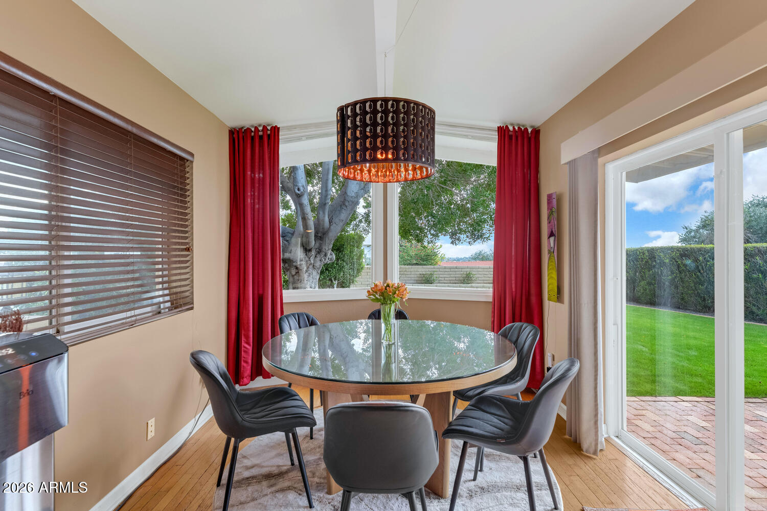 2260 E PALMAIRE Avenue