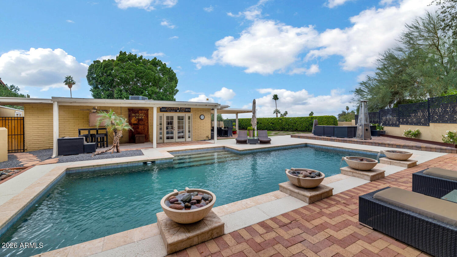 Phoenix, Arizona, 85020, United States, 2 Bedrooms Bedrooms, ,2 BathroomsBathrooms,Residential,Active,2012213