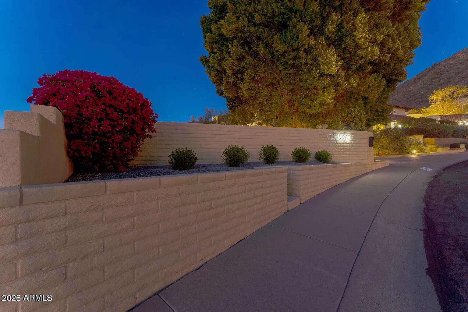 Phoenix, Arizona, 85020, United States, 2 Bedrooms Bedrooms, ,2 BathroomsBathrooms,Residential,Active,2012213