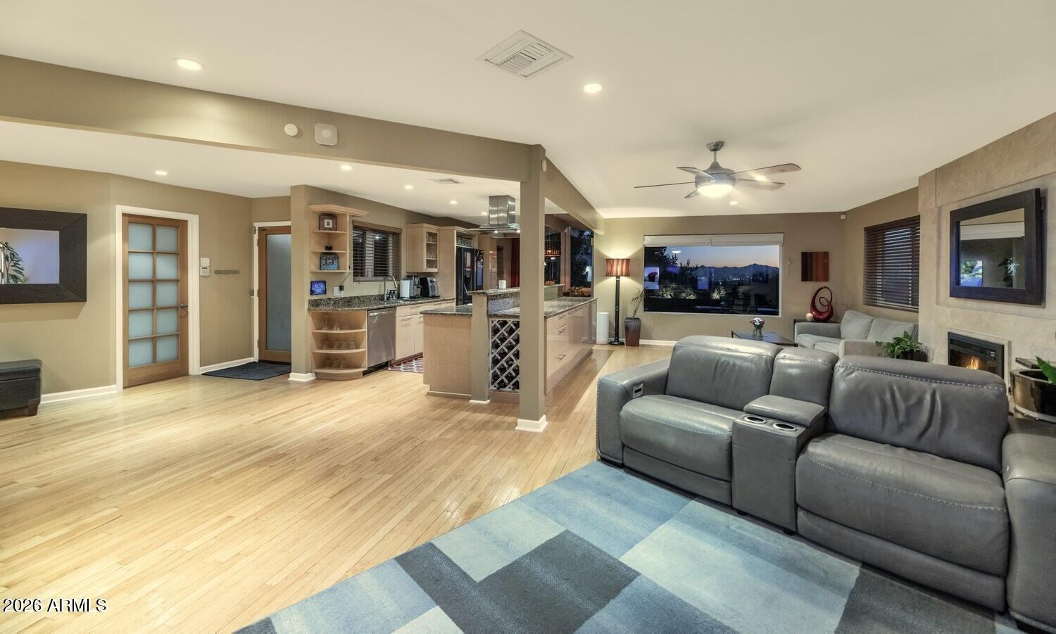Phoenix, Arizona, 85020, United States, 2 Bedrooms Bedrooms, ,2 BathroomsBathrooms,Residential,Active,2012213