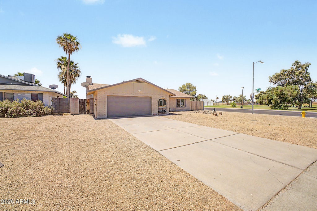 Photo of 5625 W Grovers Avenue, Glendale, AZ 85308 (MLS # 7037119)