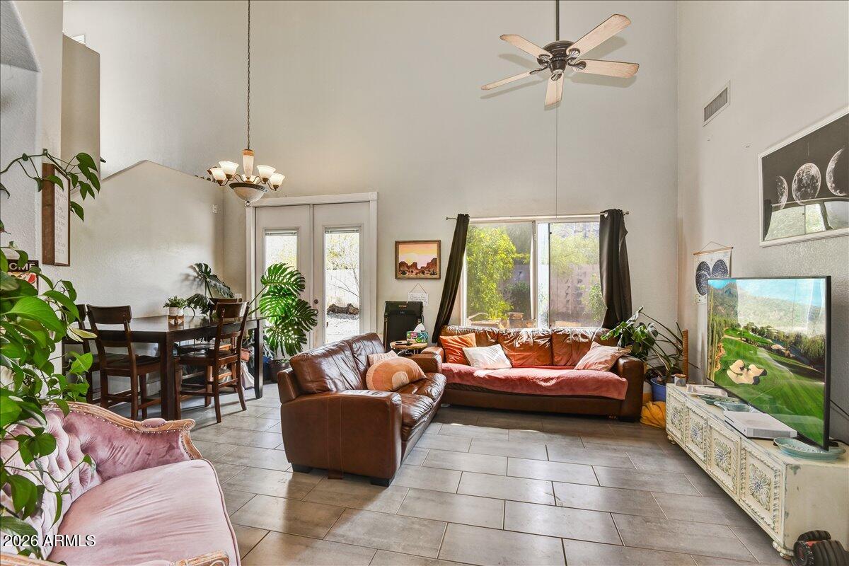 1418 E MALAPAI Drive