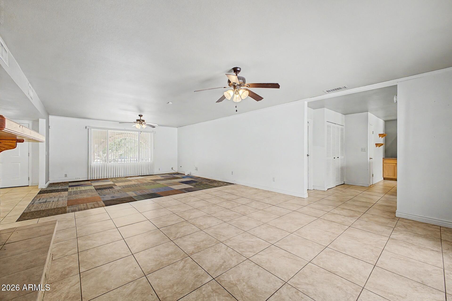 3944 W REDFIELD Road