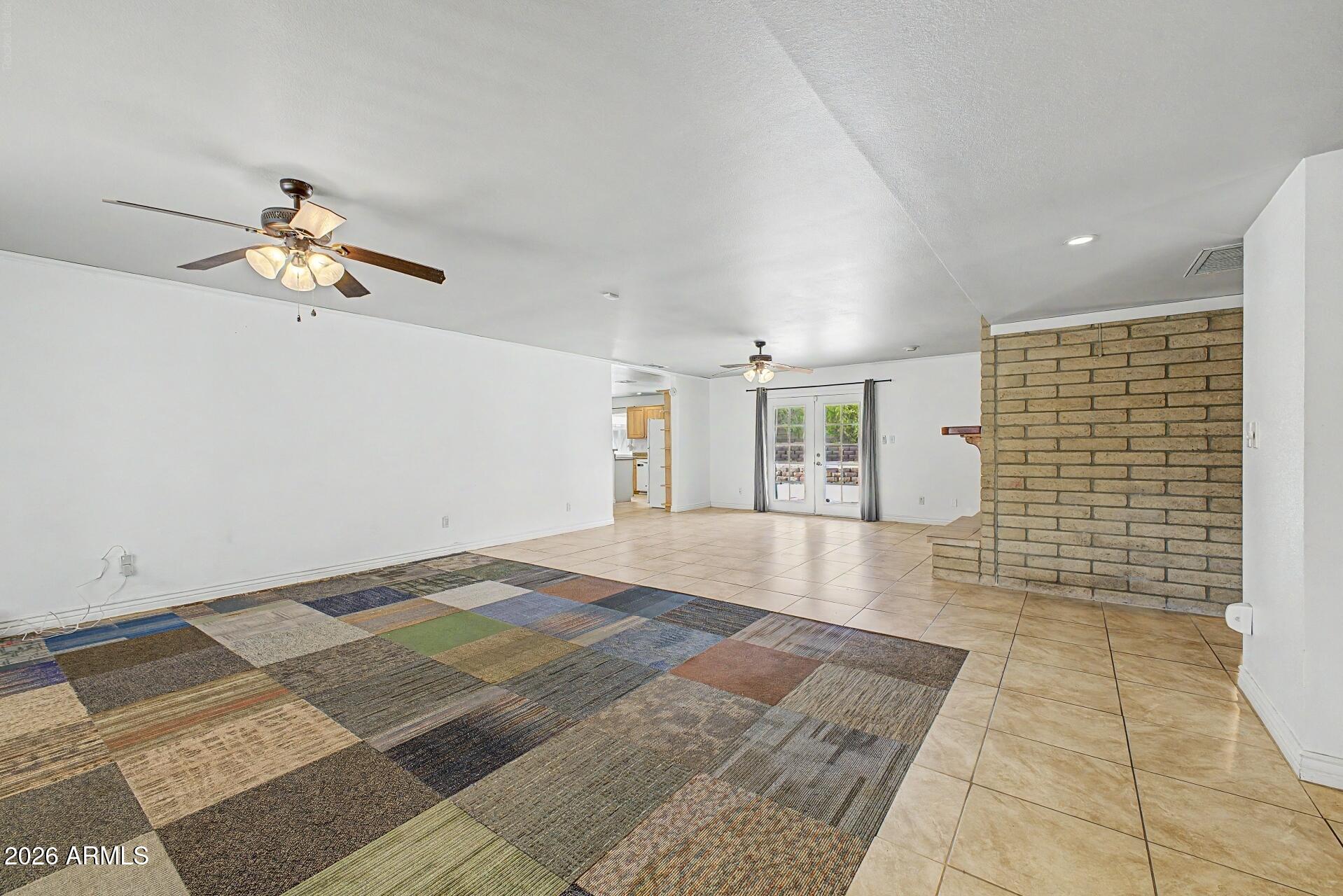 3944 W REDFIELD Road