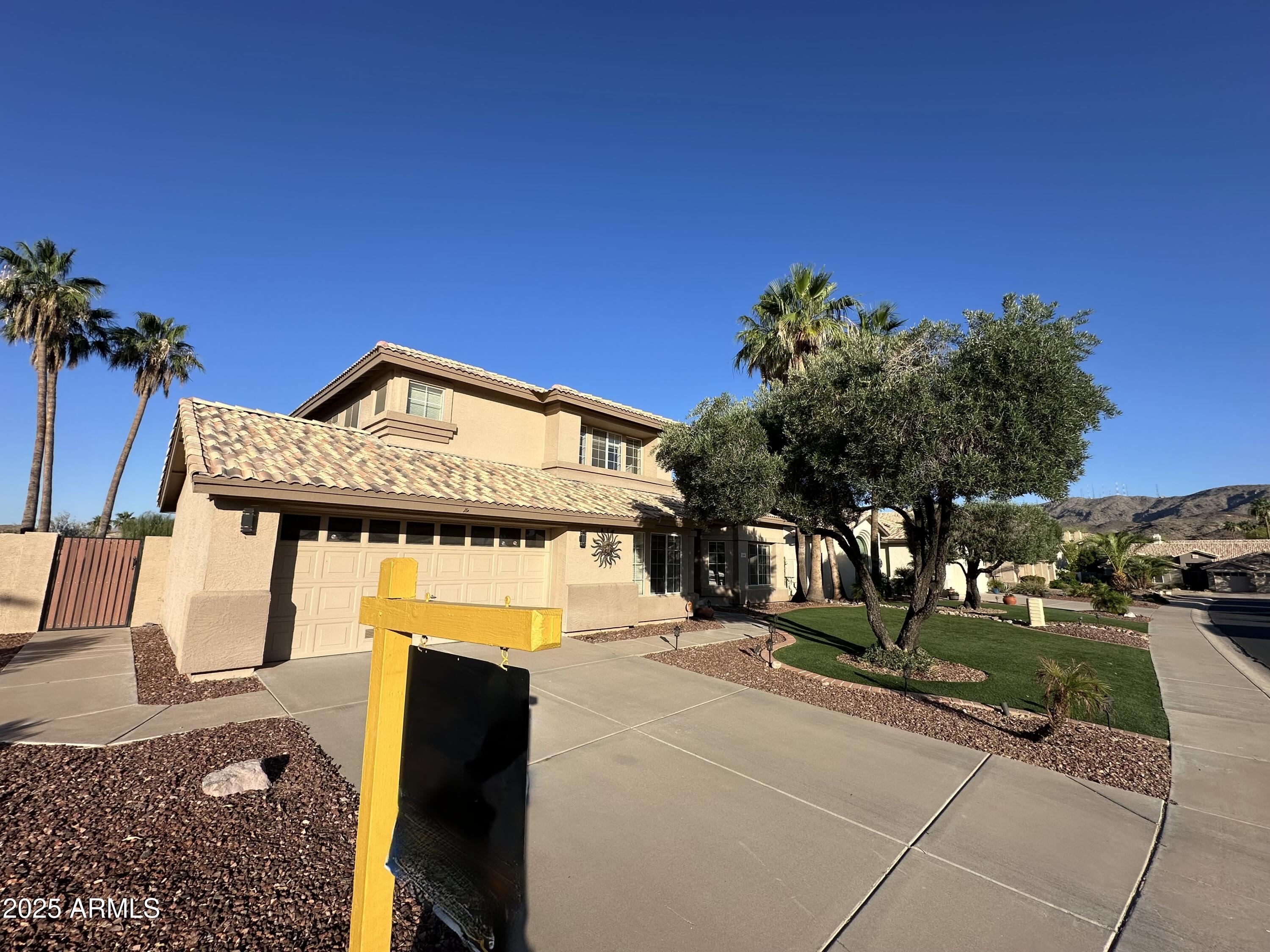 2549 E Desert Trumpet Road