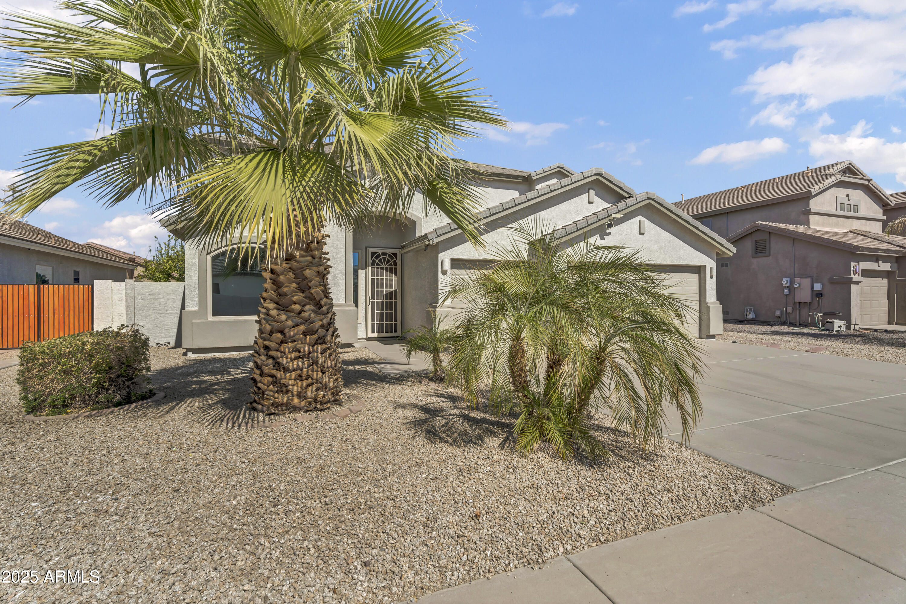 2592 E Torrey Pines Lane