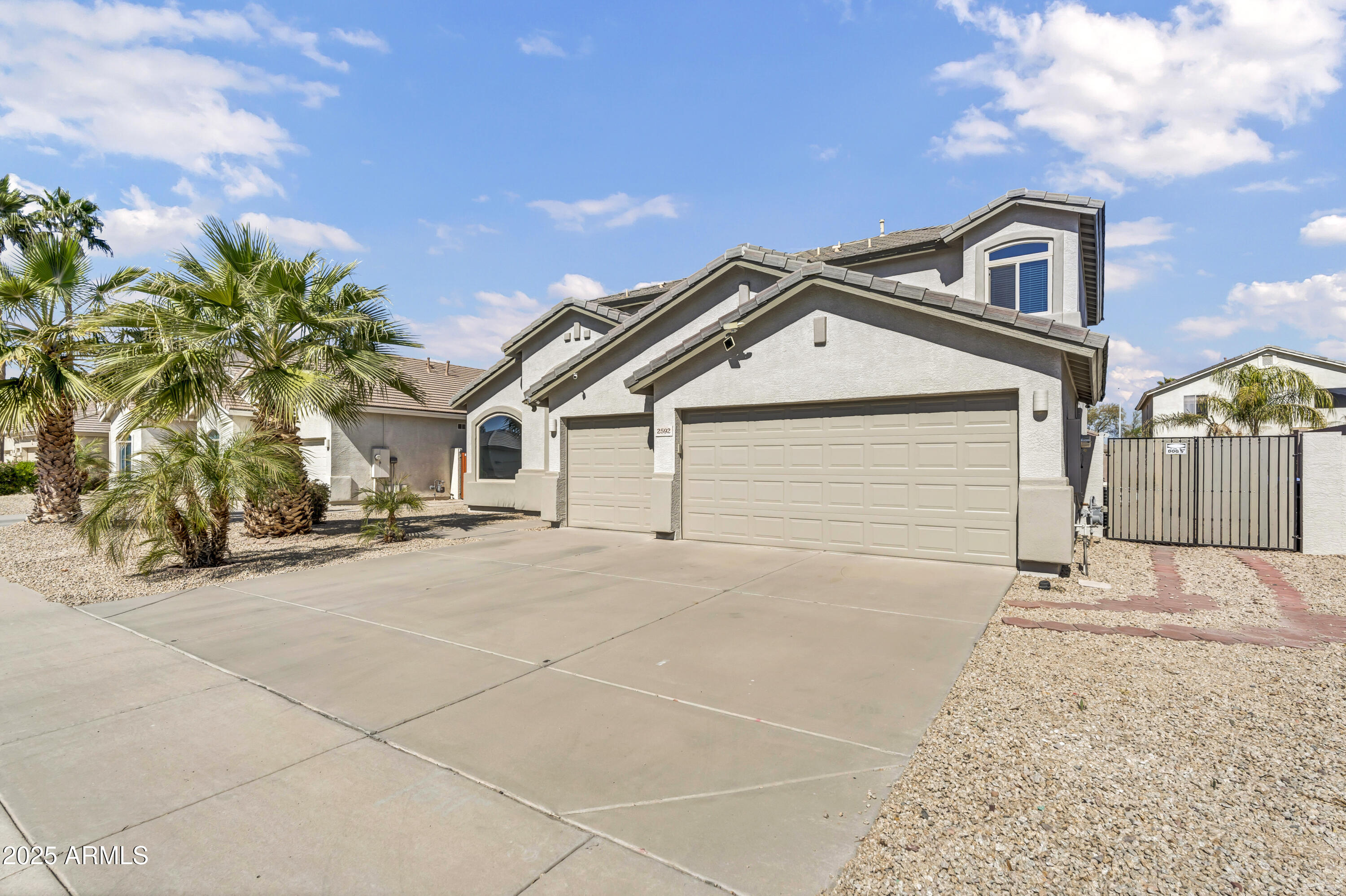 2592 E Torrey Pines Lane