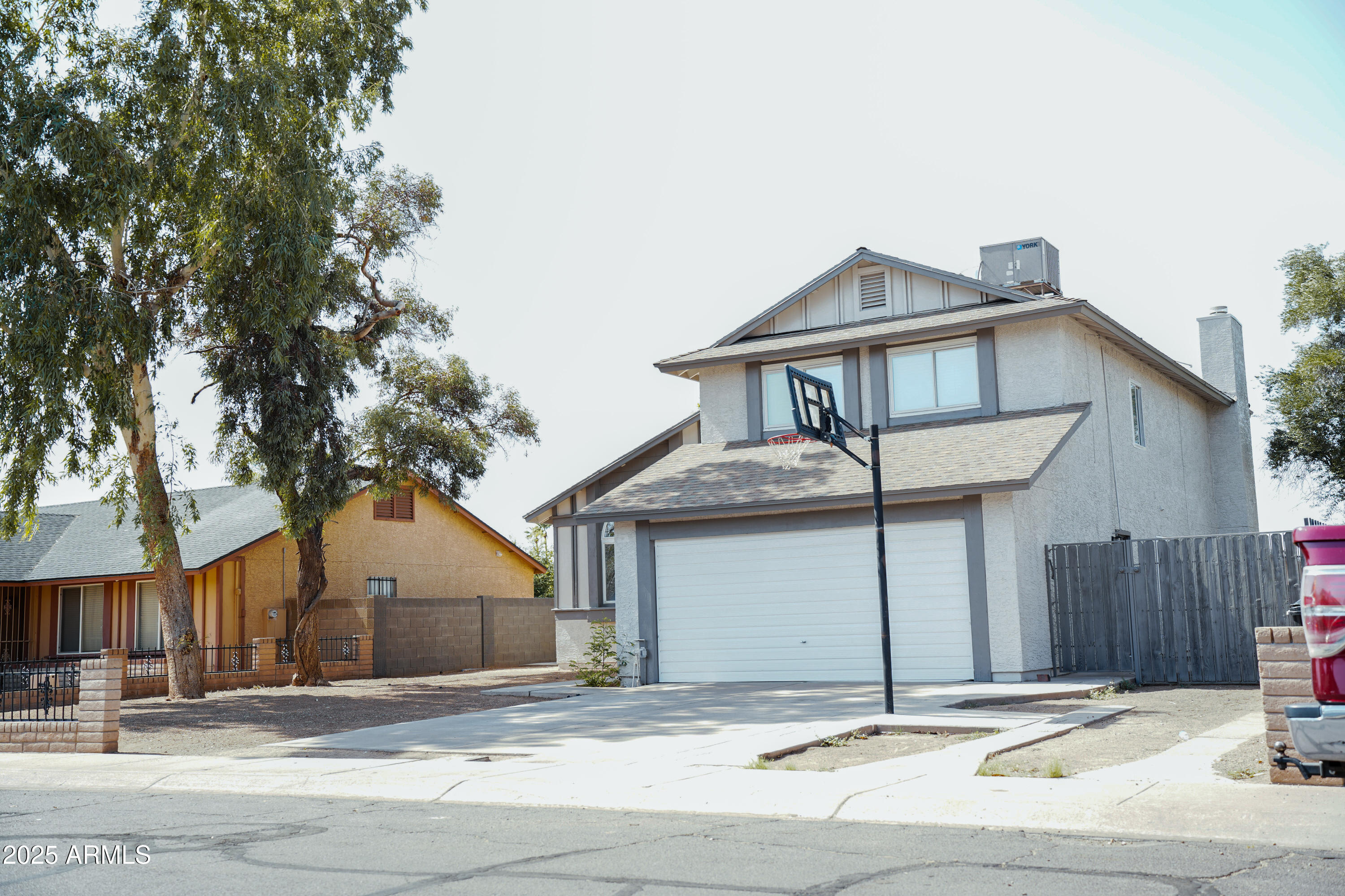 Homes 1 1632 E SAINT CHARLES Avenue