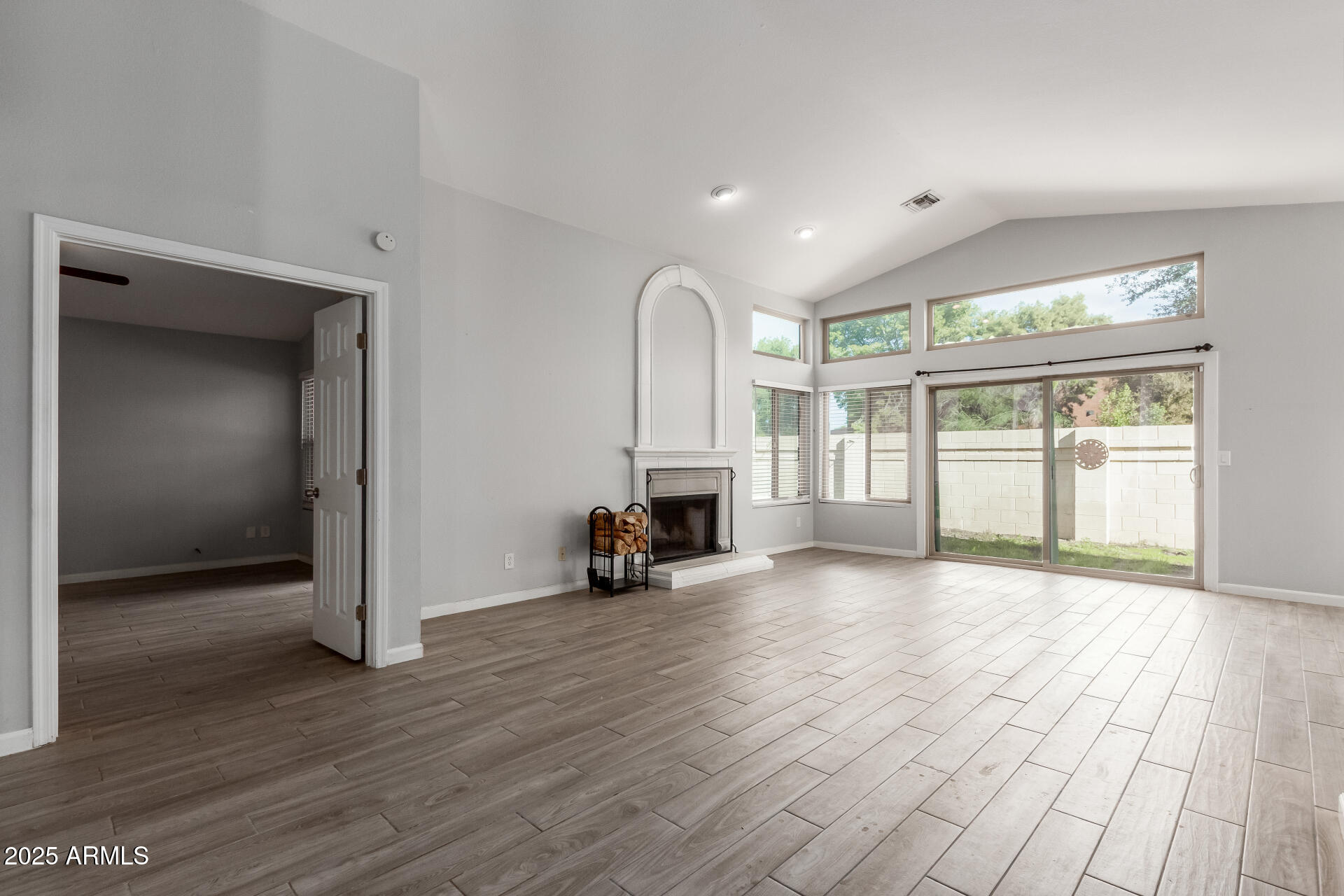 3711 N ROSEWOOD Avenue N