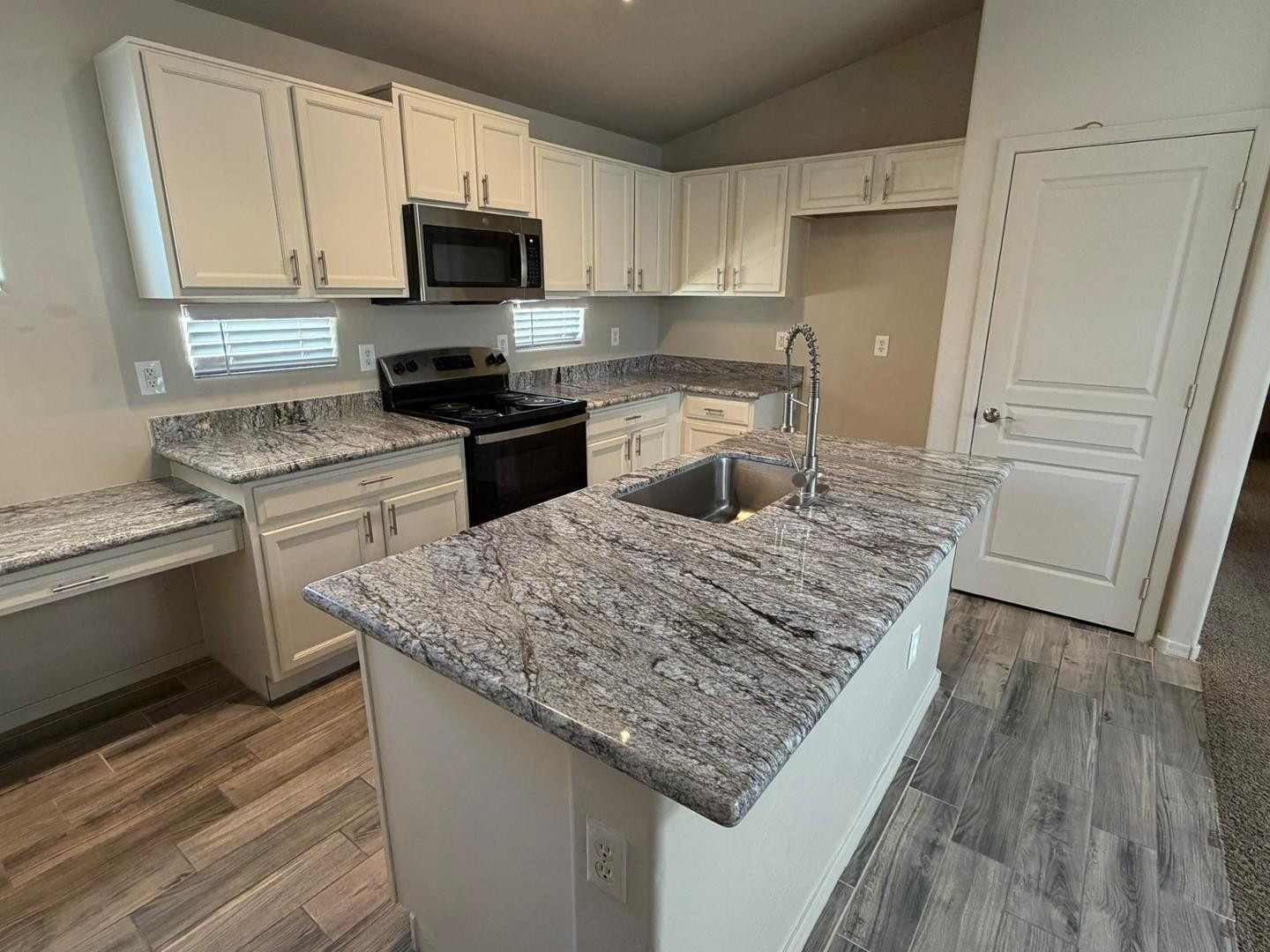 11284 W Magnolia Street