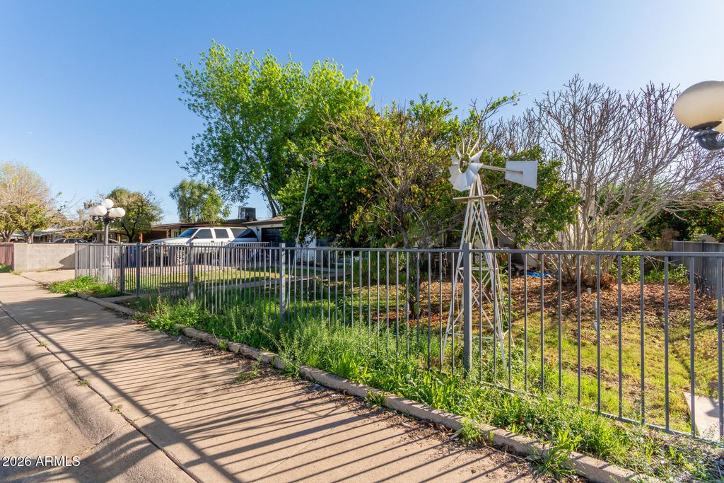 Photo of 1615 E Hudson Drive, Tempe, AZ 85281 (MLS # 6969235)