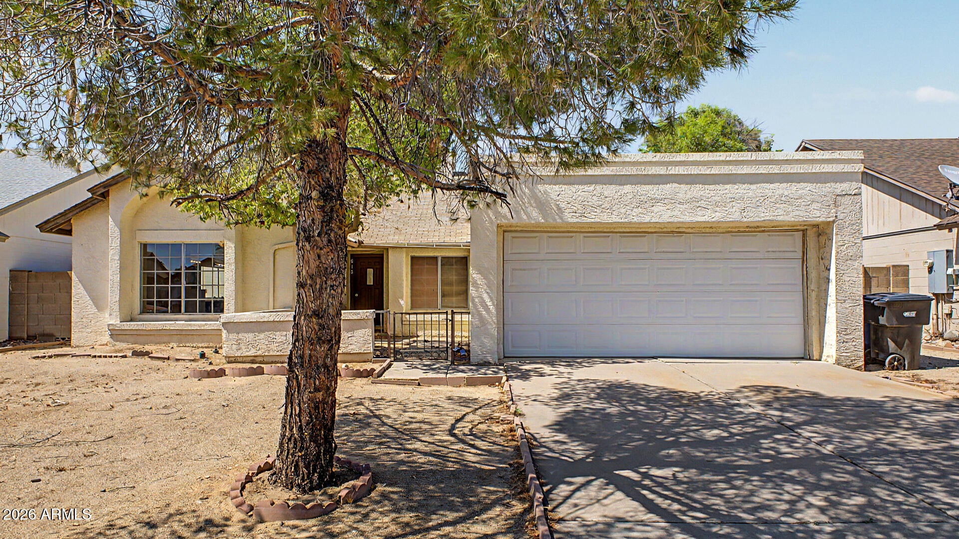 818 W ORAIBI Drive