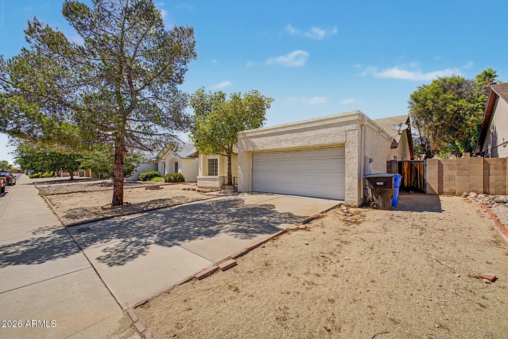 818 W ORAIBI Drive
