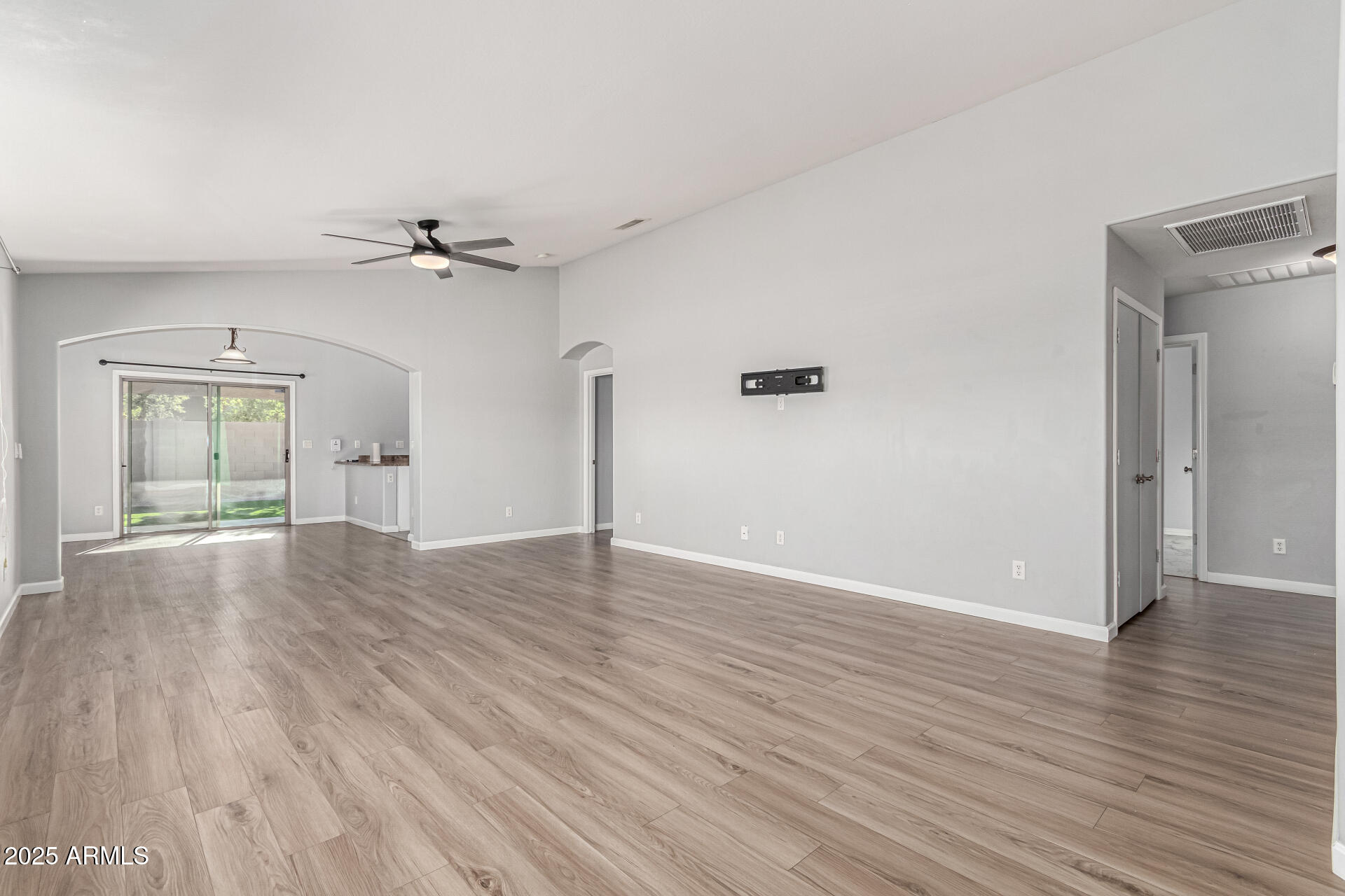 42219 W CALLE Street