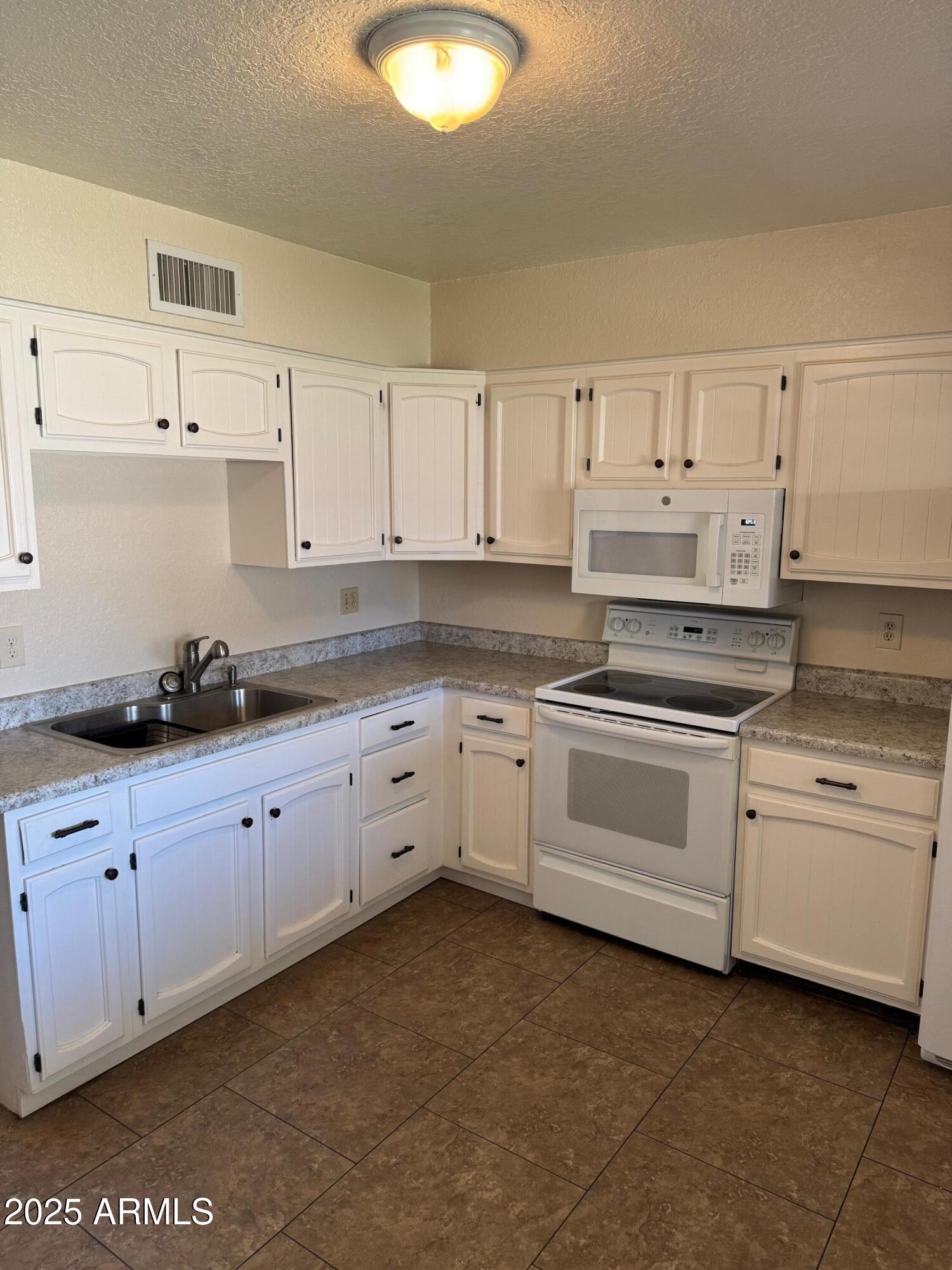 GREENFIELD ESTATES UNIT 1 - Residential Income