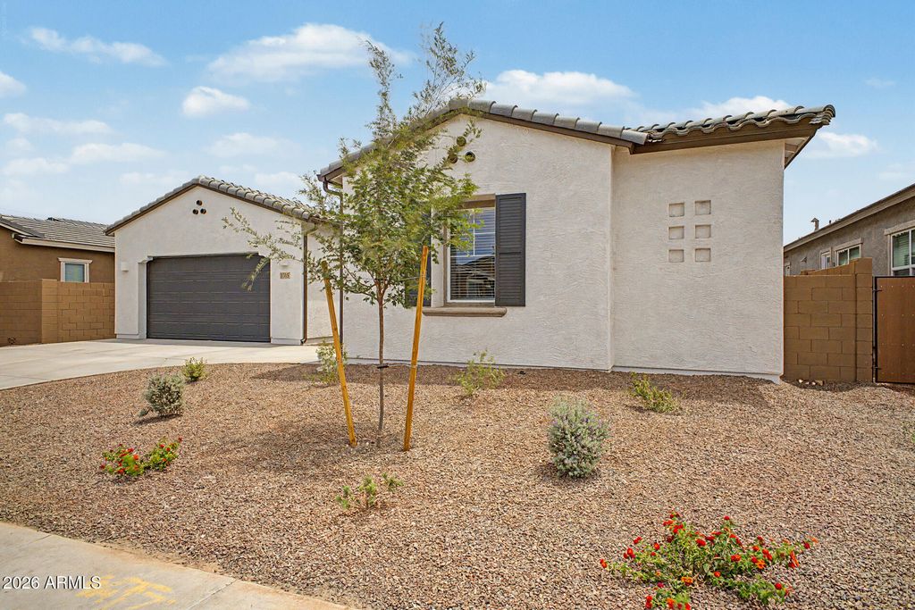 Photo of 3315 E Craftsman Lane, San Tan Valley, AZ 85140 (MLS # 7031624)