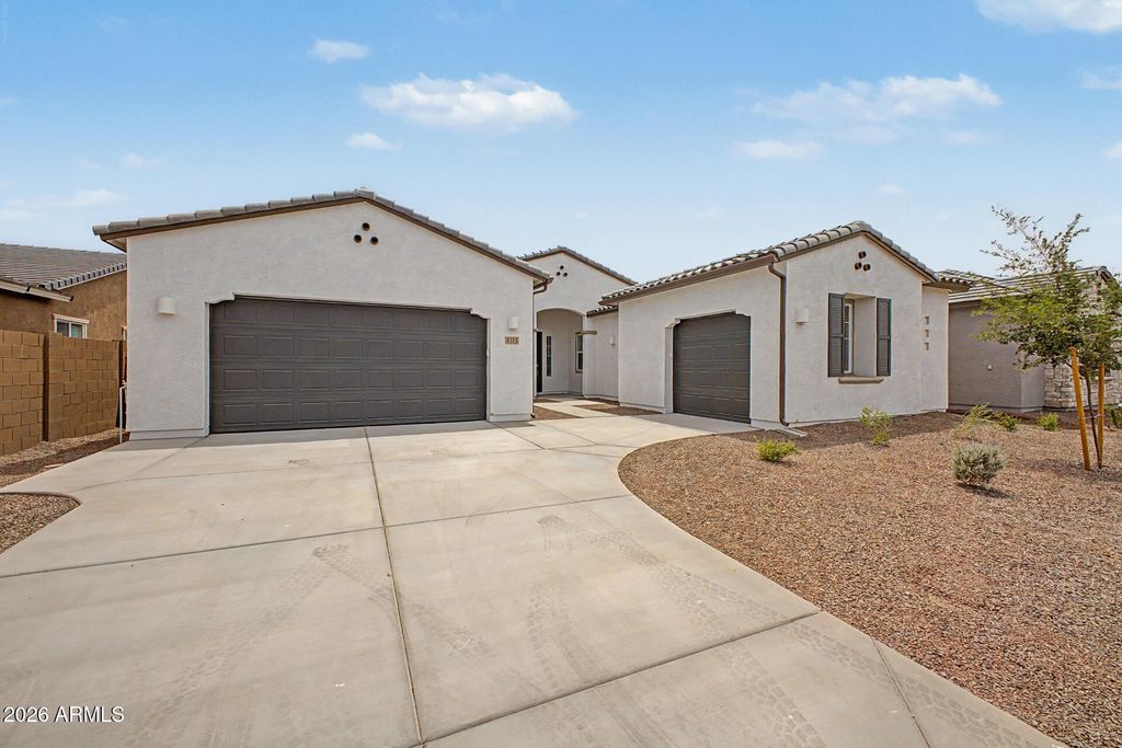 Photo of 3315 E Craftsman Lane, San Tan Valley, AZ 85140 (MLS # 7031624)