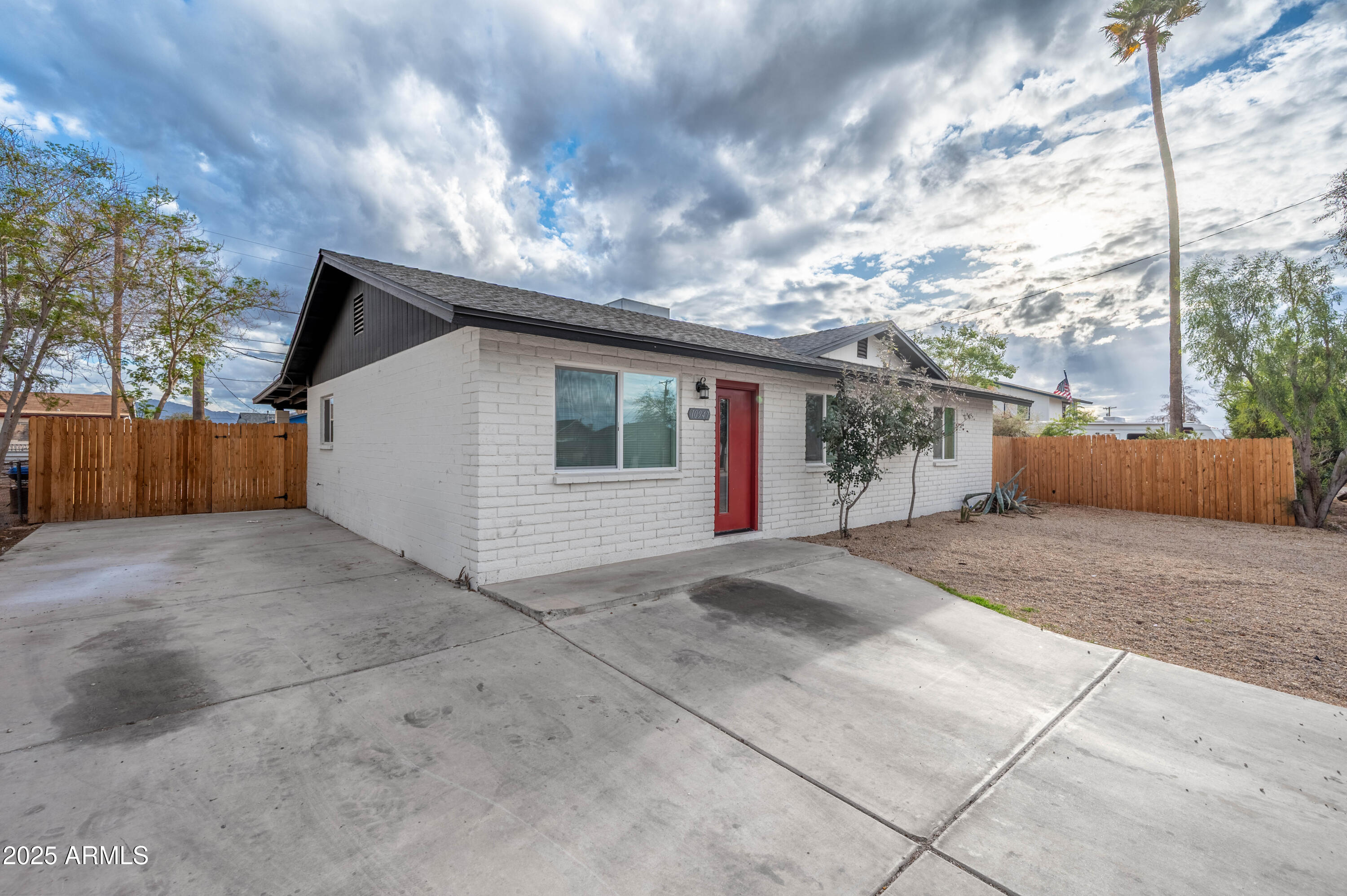 10947 W MOHAVE Street