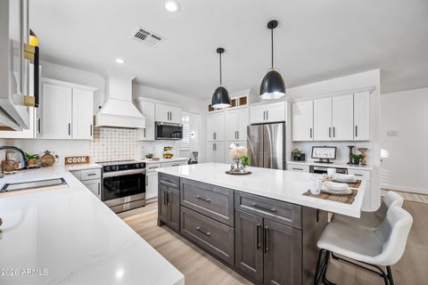 815 E DESERT TRUMPET Road Phoenix AZ 85048