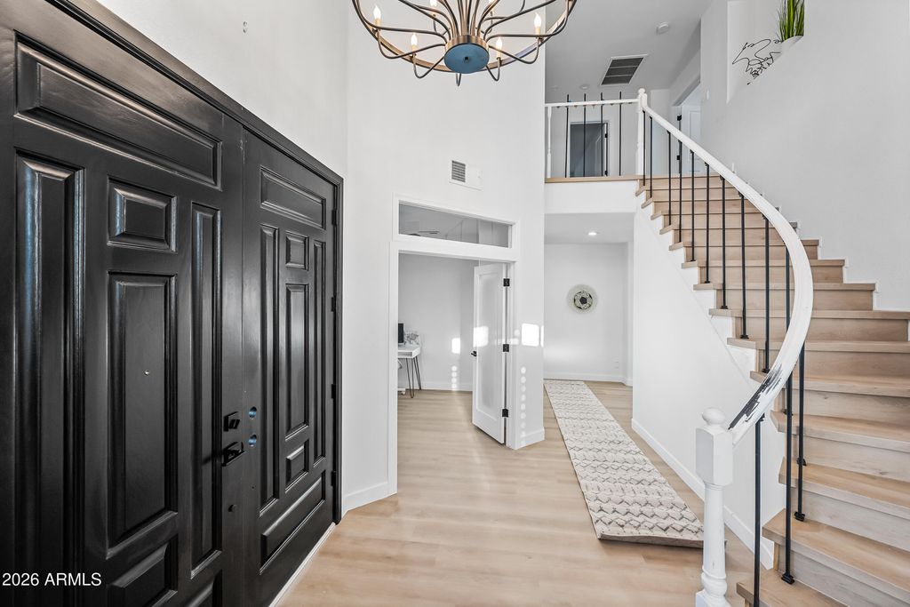 Photo of 815 E Desert Trumpet Road, Phoenix, AZ 85048 (MLS # 6977859)