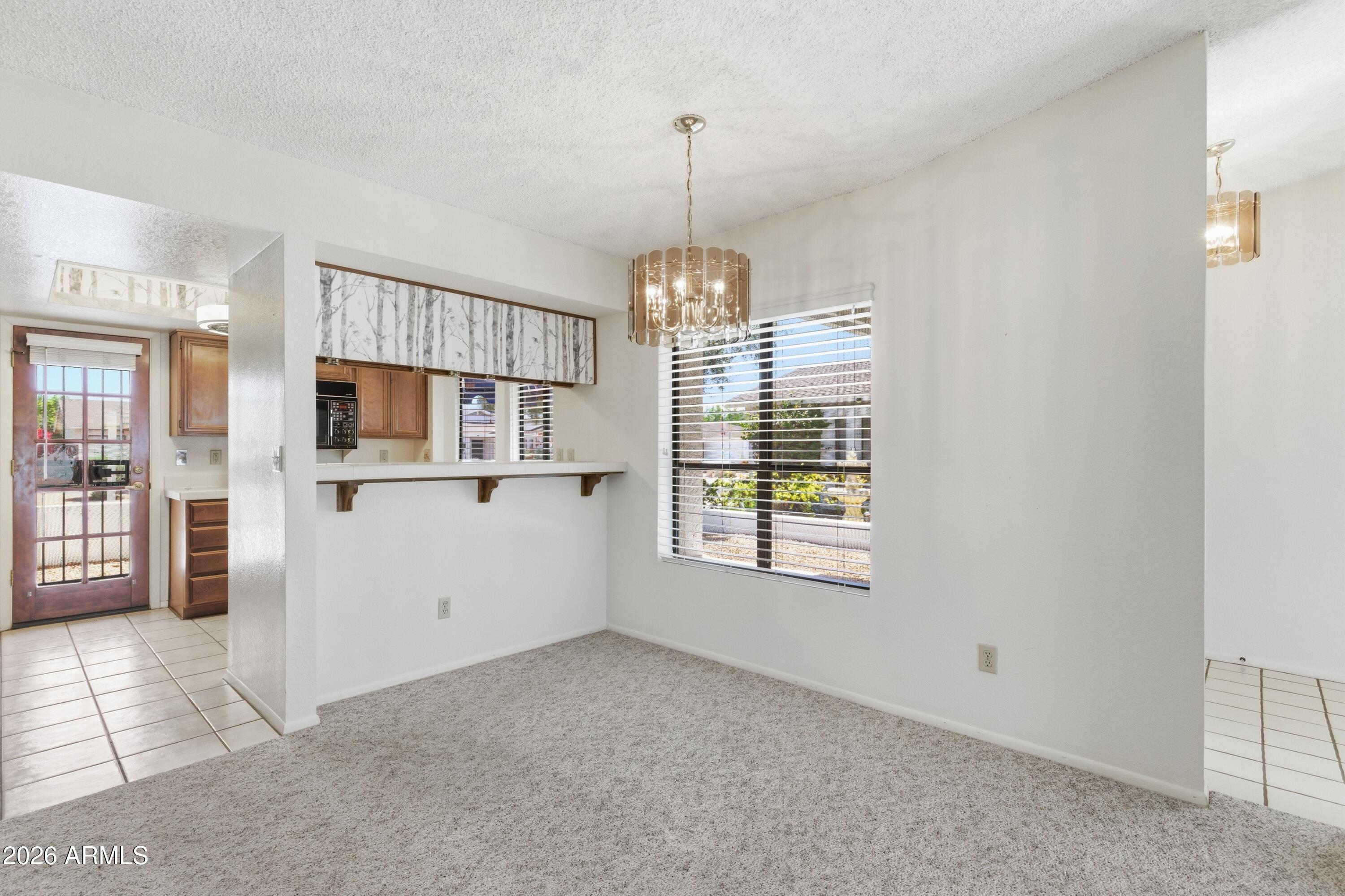 406 W BEVERLY Lane
