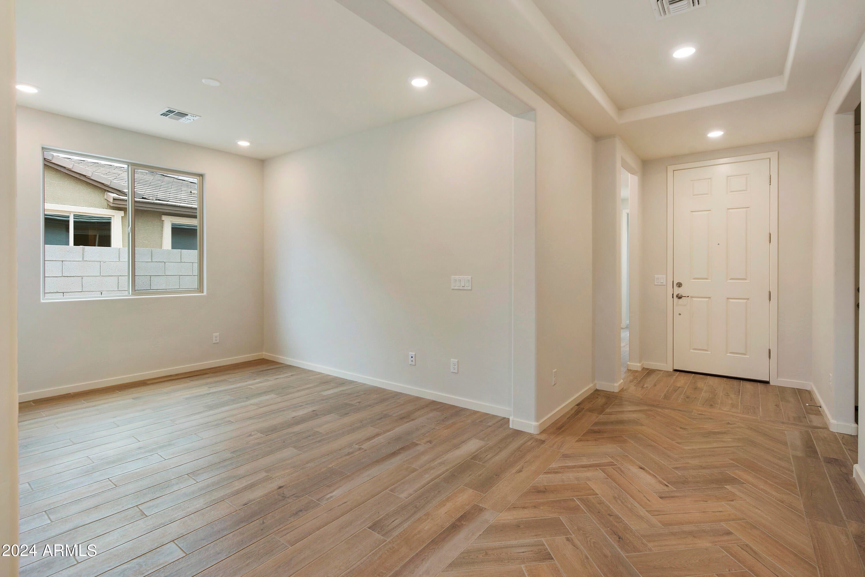 19039 W ROSE Lane
