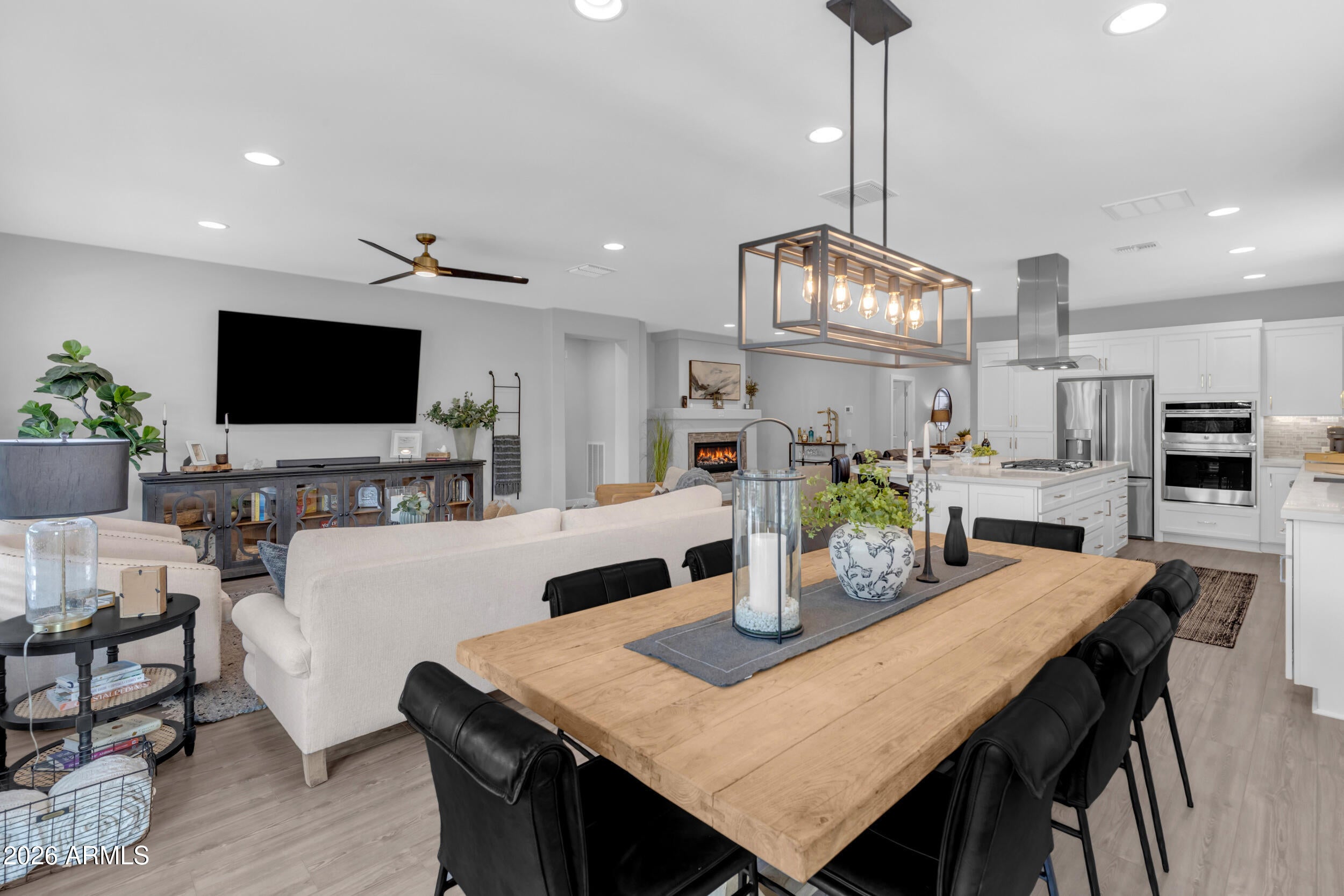 363 E VETERANS Way