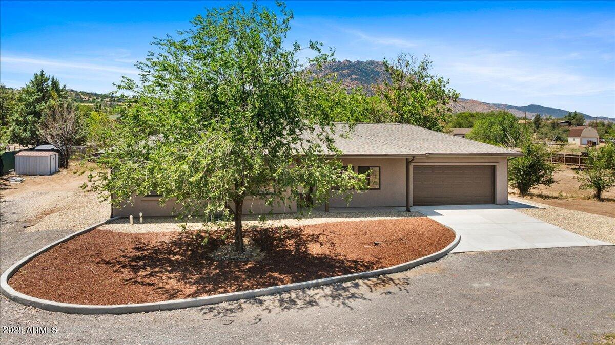 7010 N RACE TRACK Road