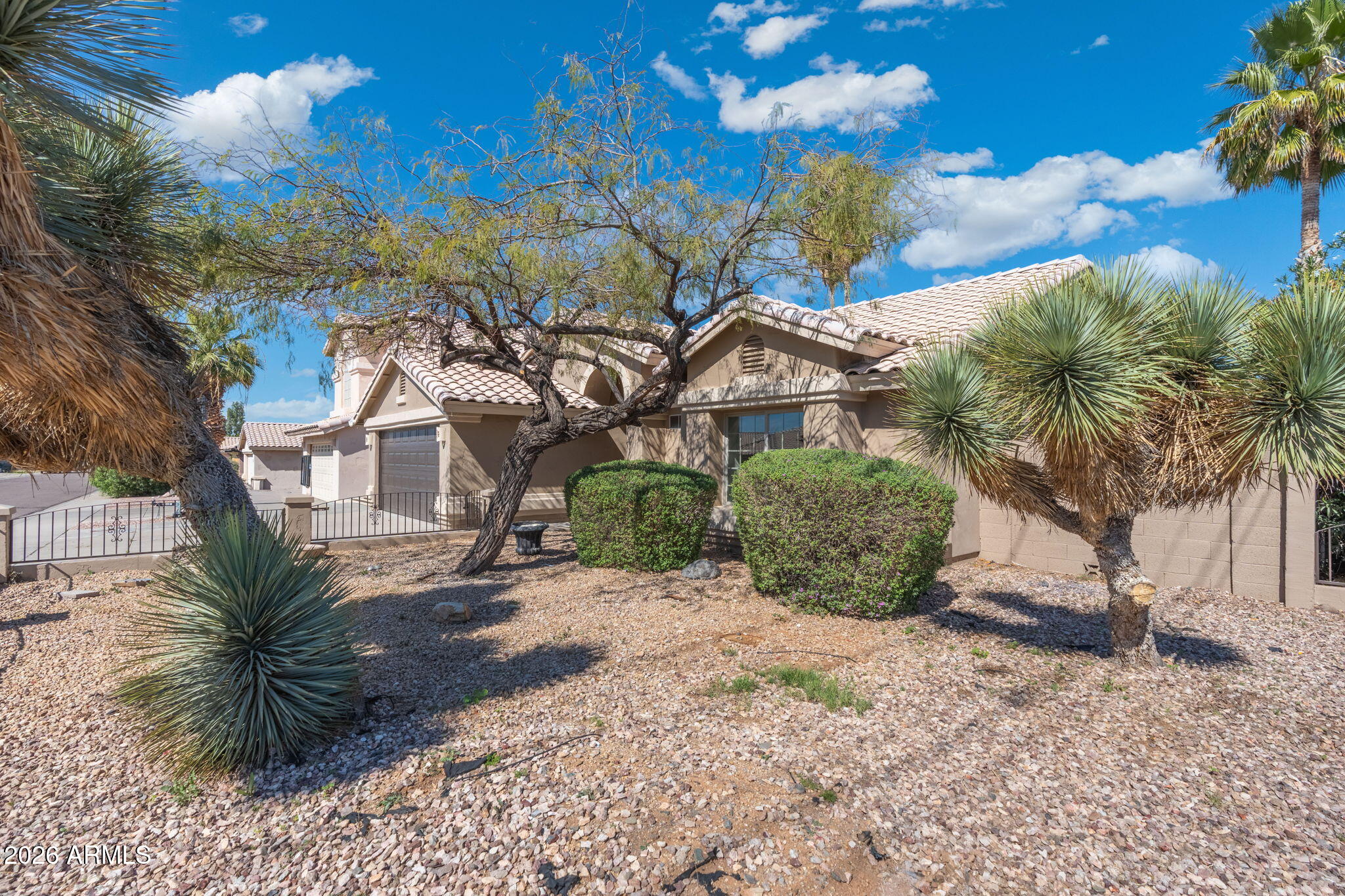 1304 W BLUEFIELD Avenue