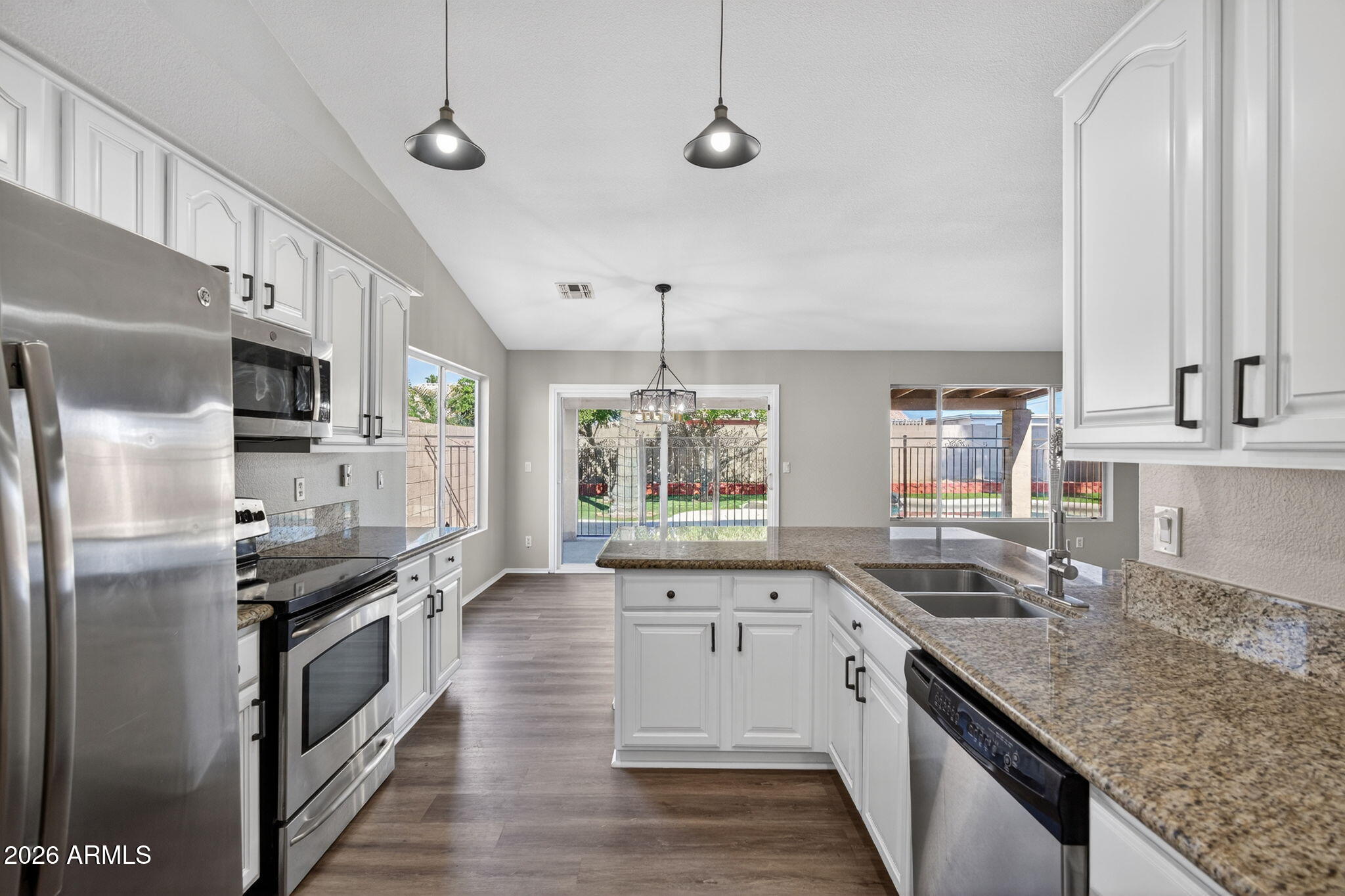 1304 W BLUEFIELD Avenue