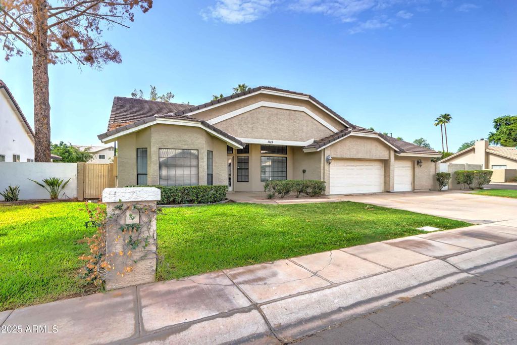 Photo of 1119 E Southshore Drive, Gilbert, AZ 85234 (MLS # 6932710)