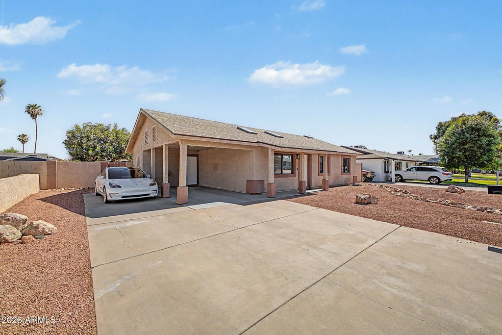 Photo of 6727 W San Miguel Avenue, Glendale, AZ 85303 (MLS # 7045935)