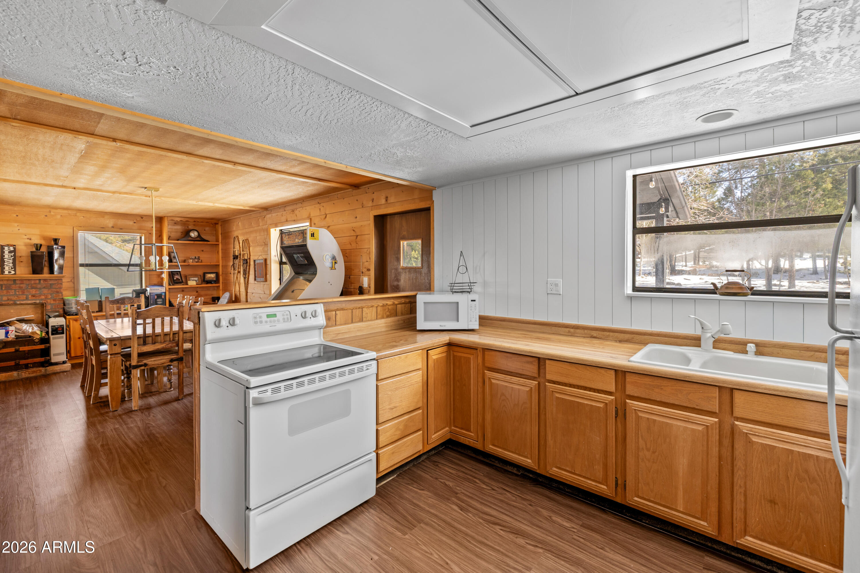 1150 E CACTUS WREN Circle