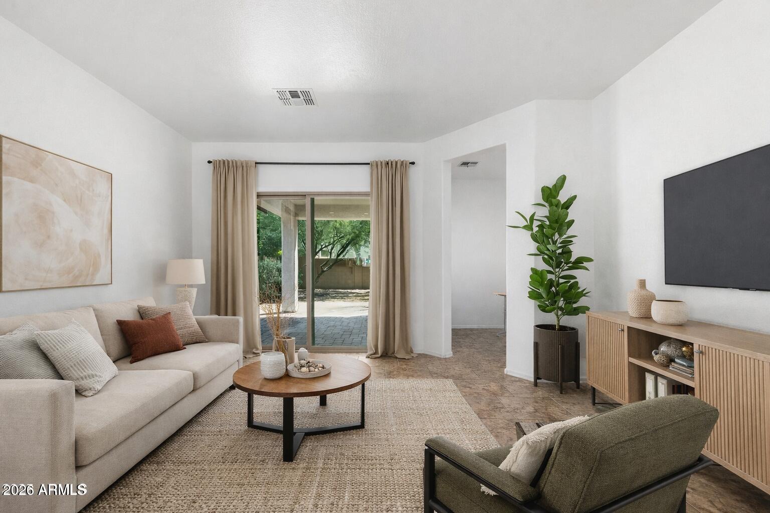 1747 W STRAIGHT ARROW Lane