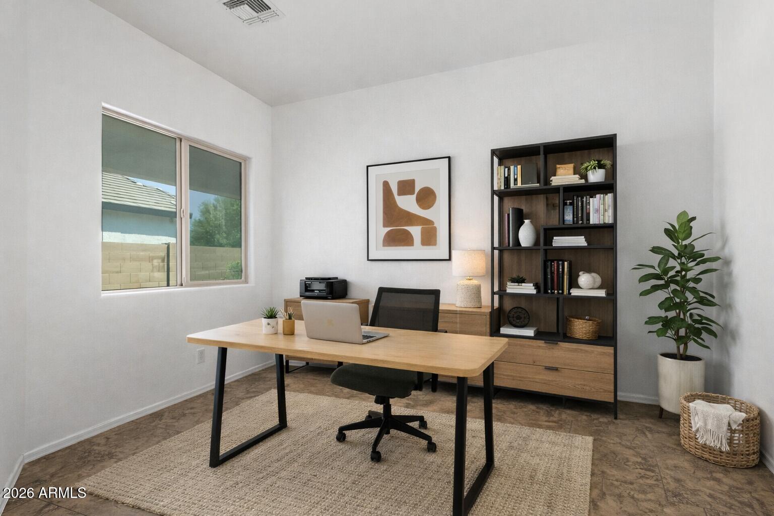 1747 W STRAIGHT ARROW Lane