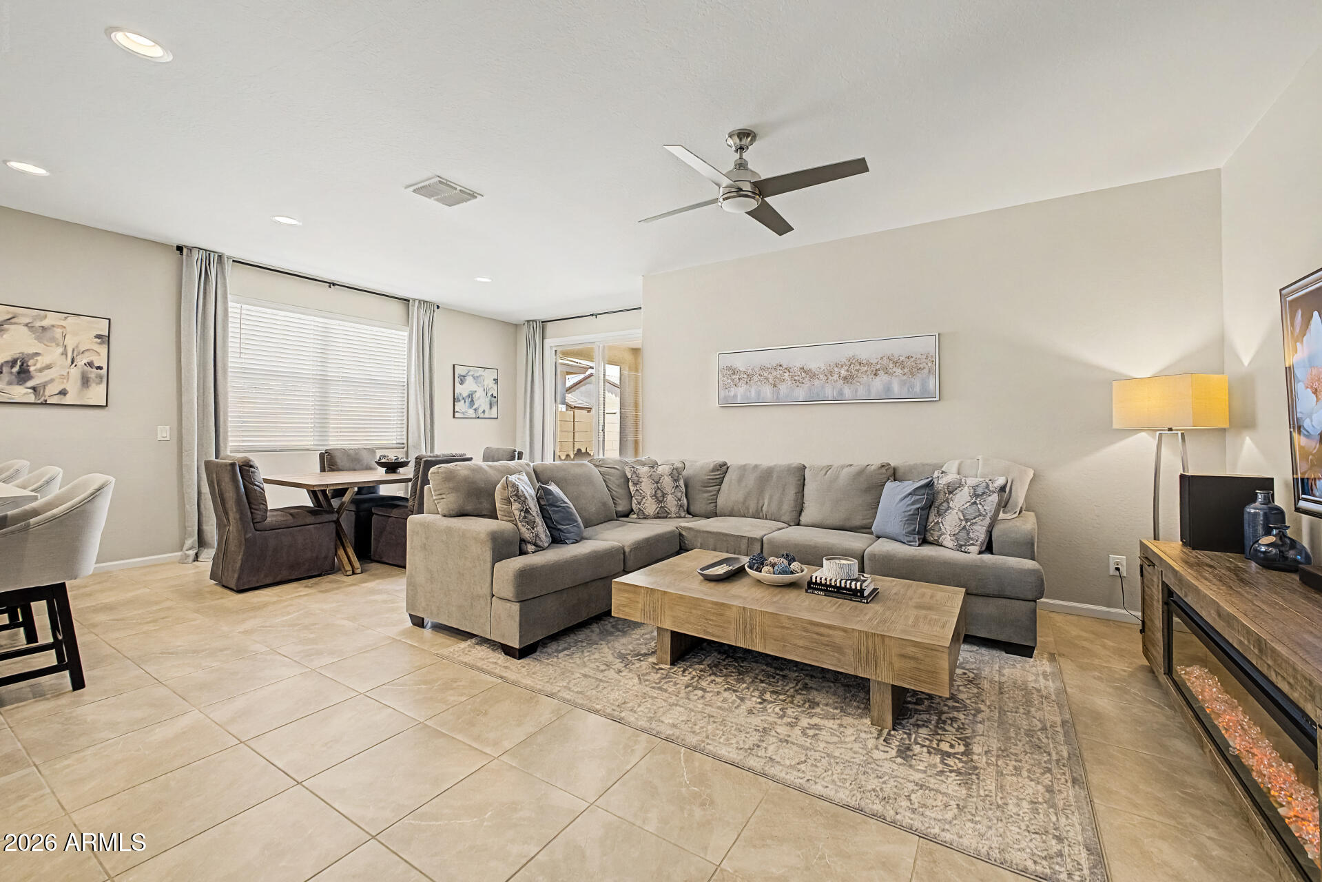 3236 W JUNIPER CANYON Drive