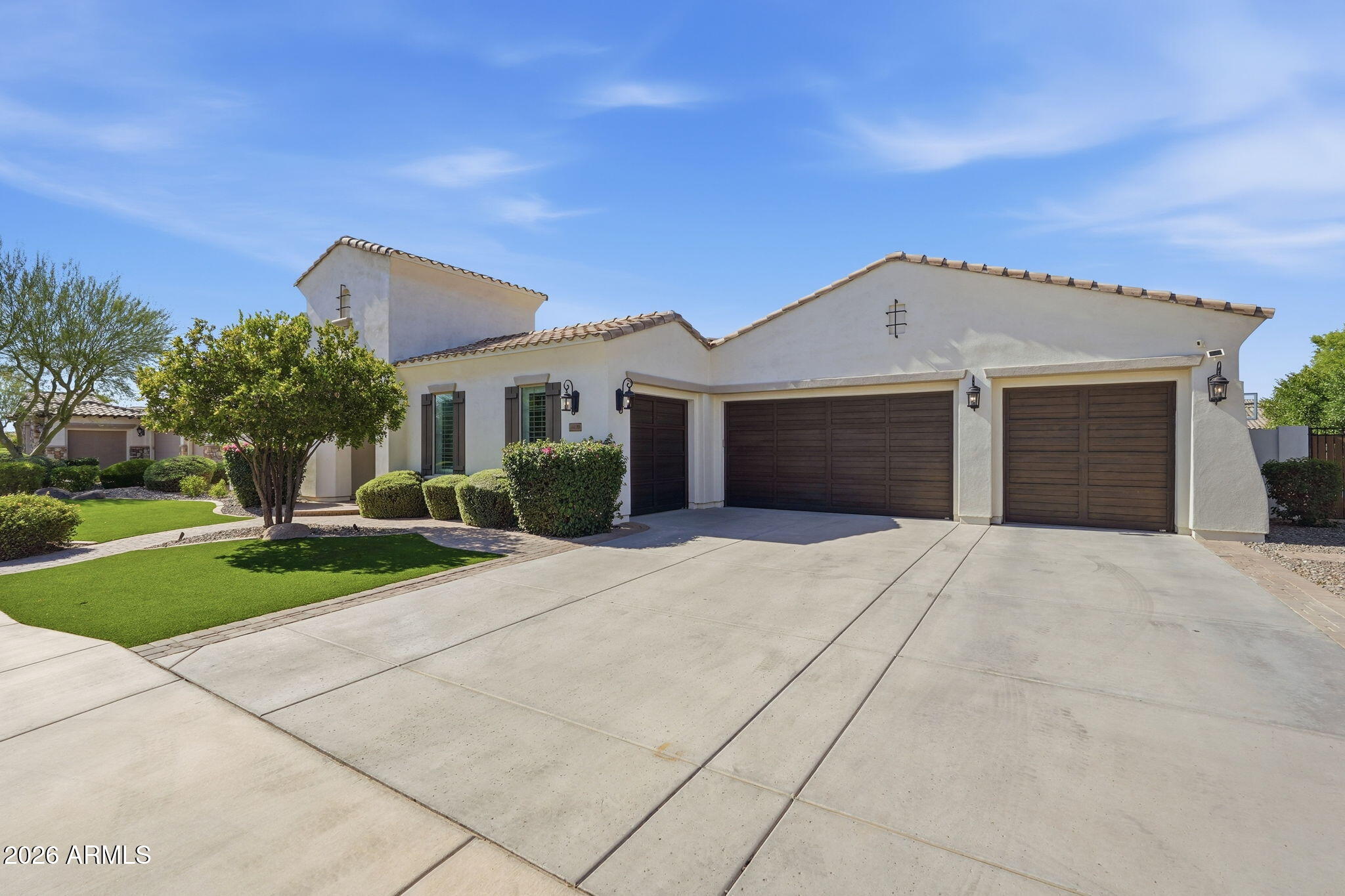 3420 E LYNX Place