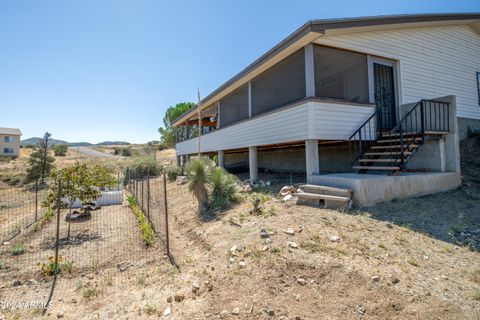 A home in Peeples Valley